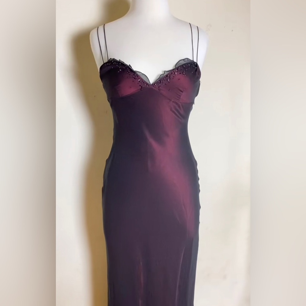 ISO TAHARI RED DRESS